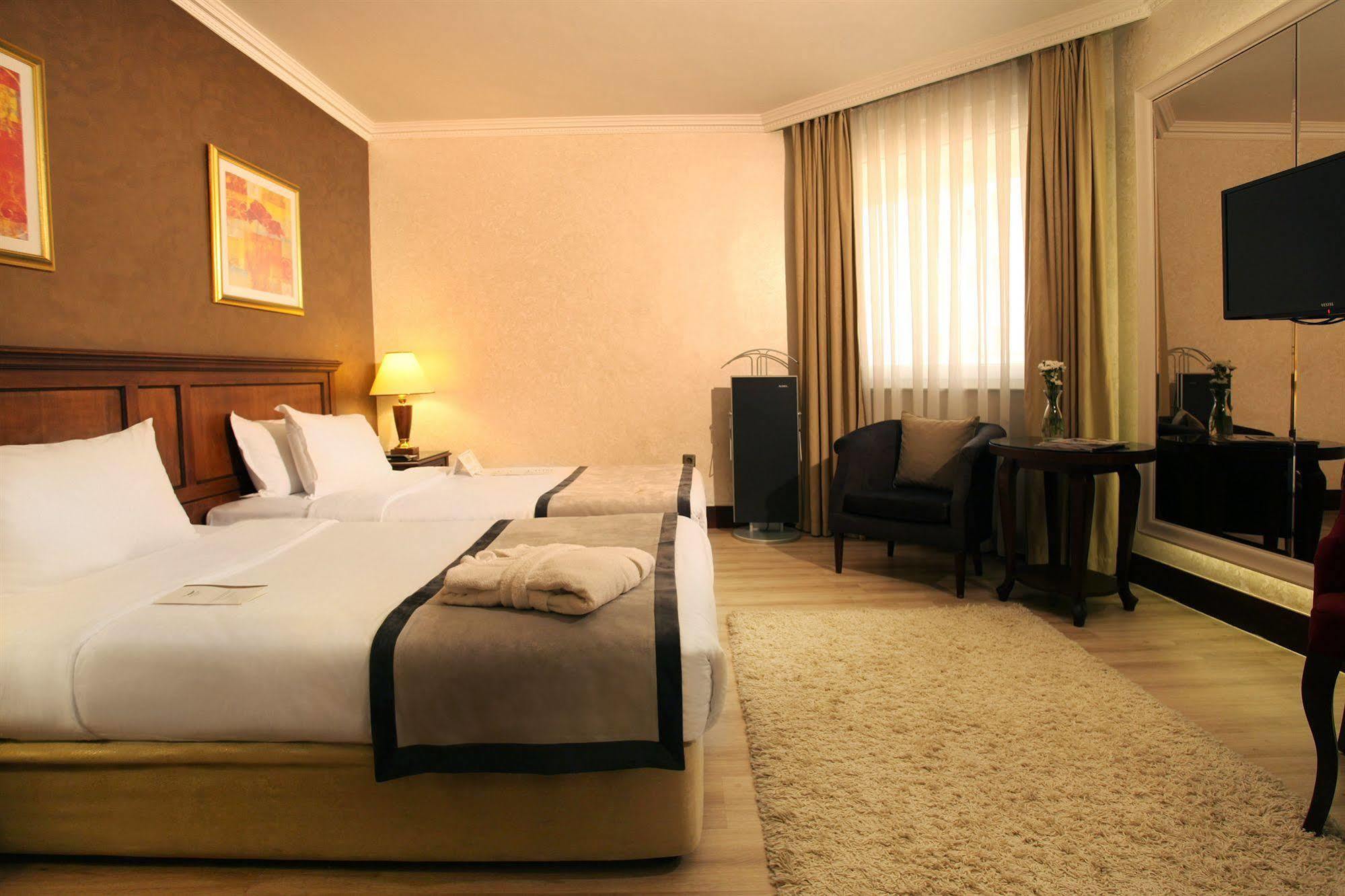 Occidental Taksim 4*